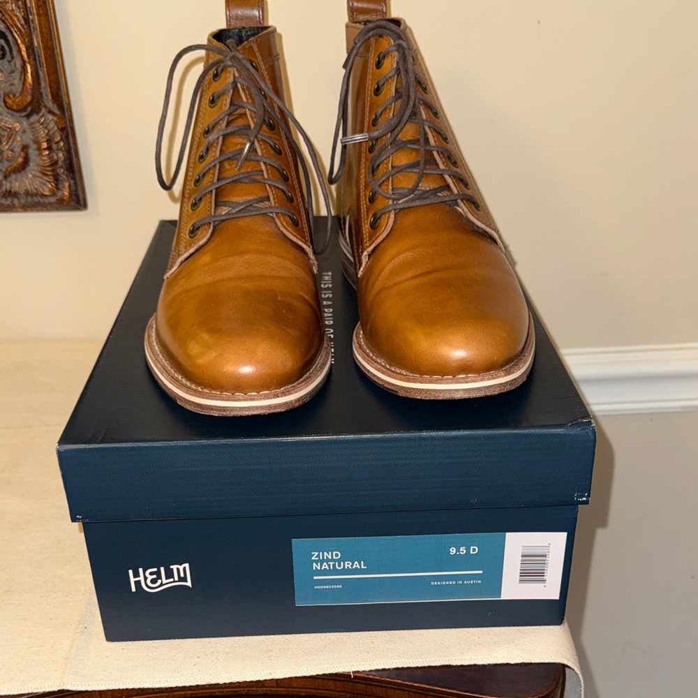 Helm Zind Tan Leather Chukka Boots for Men - Picture 2 of 12